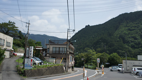 駅前バスロータリ